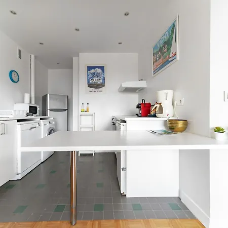 Apartment Le Roosevelt - Confort Hyper Centre - Ideal Curiste *